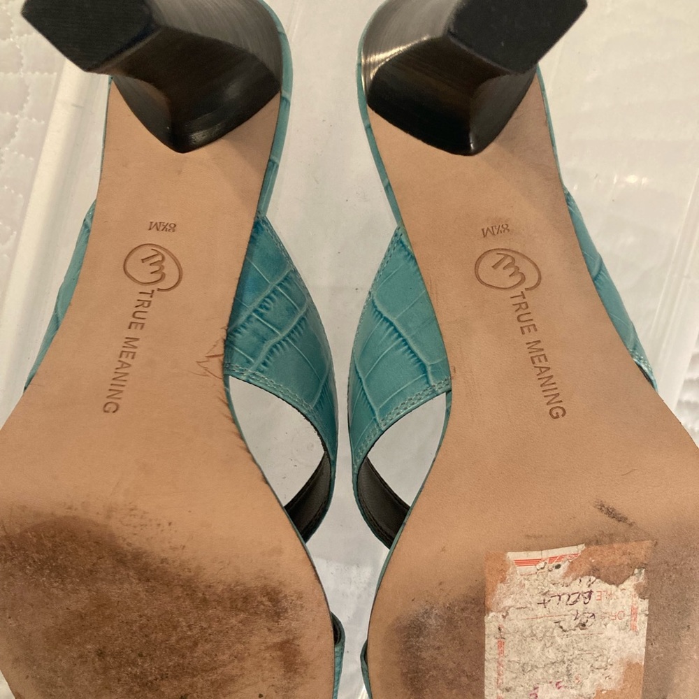 Turquoise Sandals 8.5. Like new only worn a few times. Heel height 3 1/2” - Picture 6 of 6